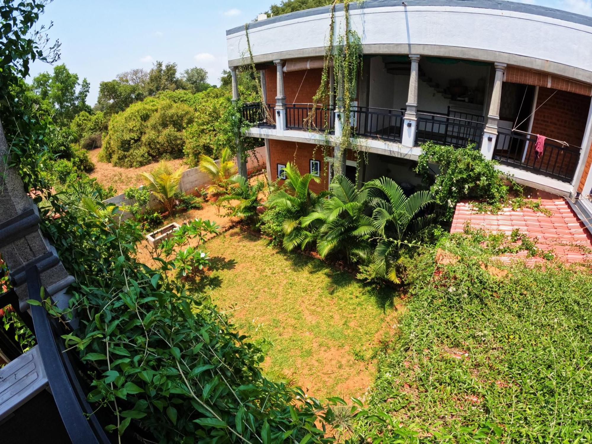 Wow Farm House Auroville Eksteriør bilde